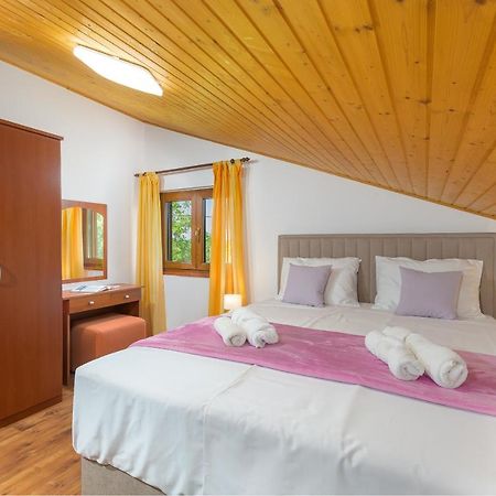Villa Carla With Private Pool & Kids Playground - Pet Friendly Mutvoran 外观 照片
