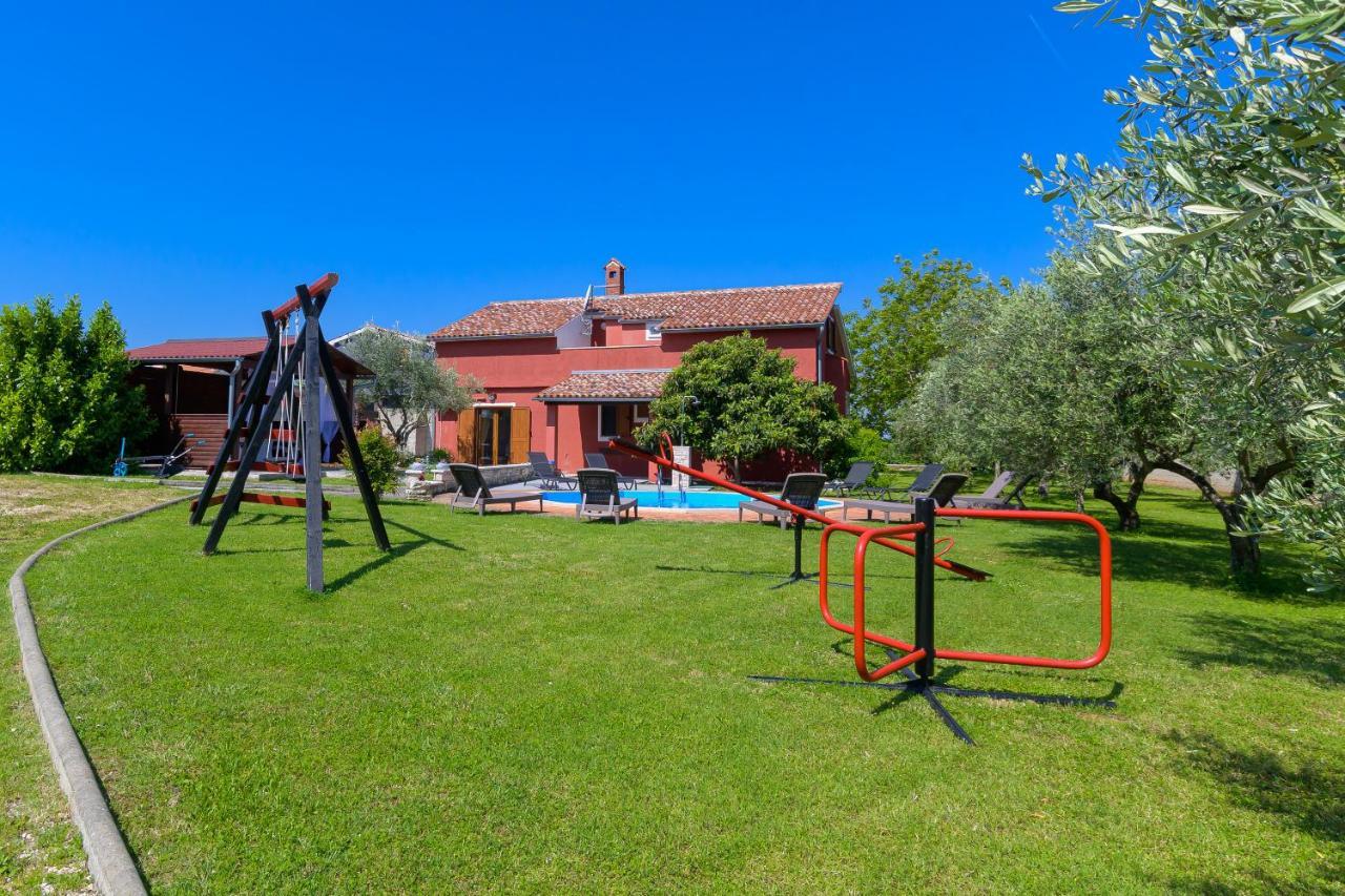 Villa Carla With Private Pool & Kids Playground - Pet Friendly Mutvoran 外观 照片