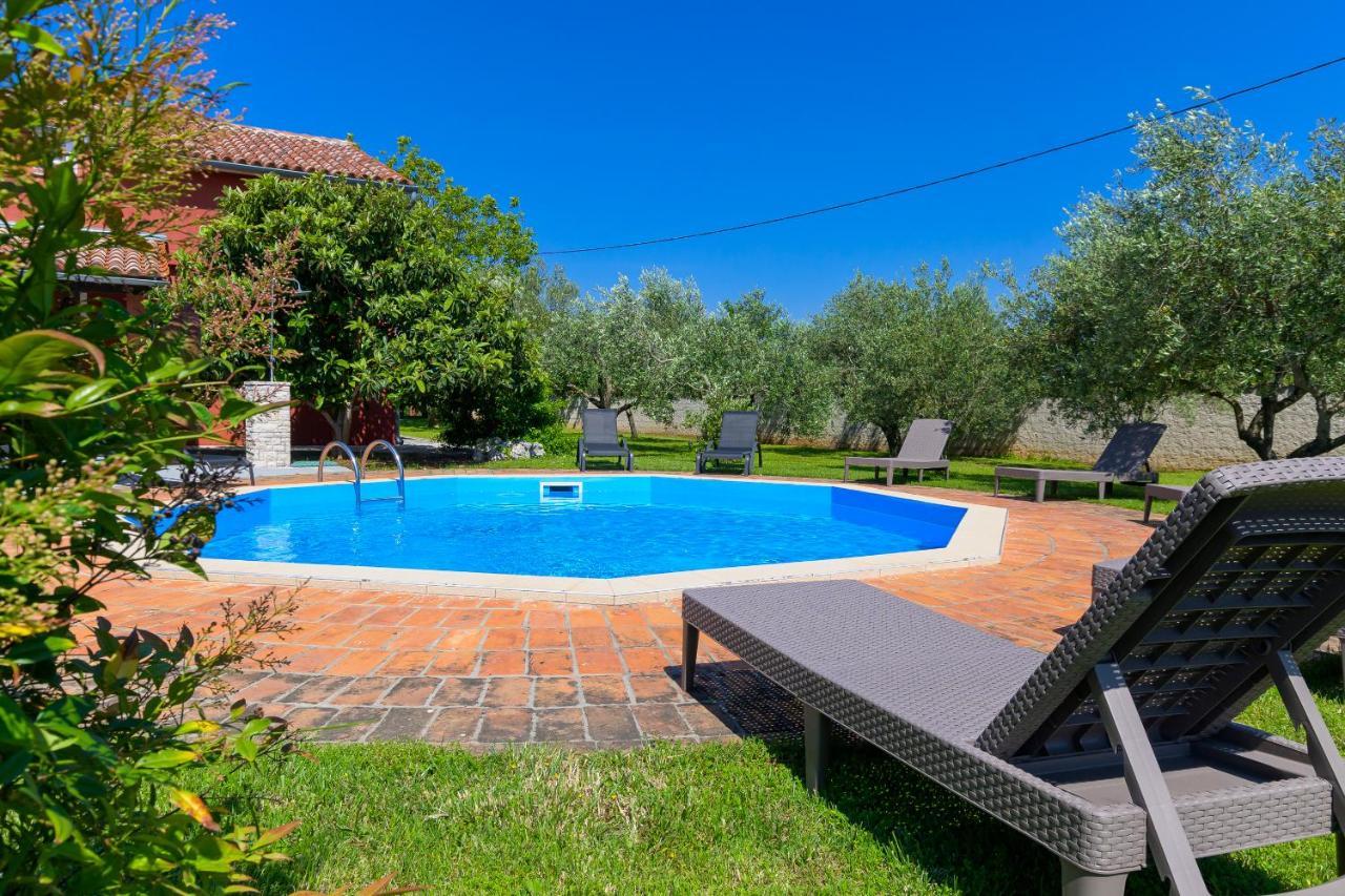 Villa Carla With Private Pool & Kids Playground - Pet Friendly Mutvoran 外观 照片