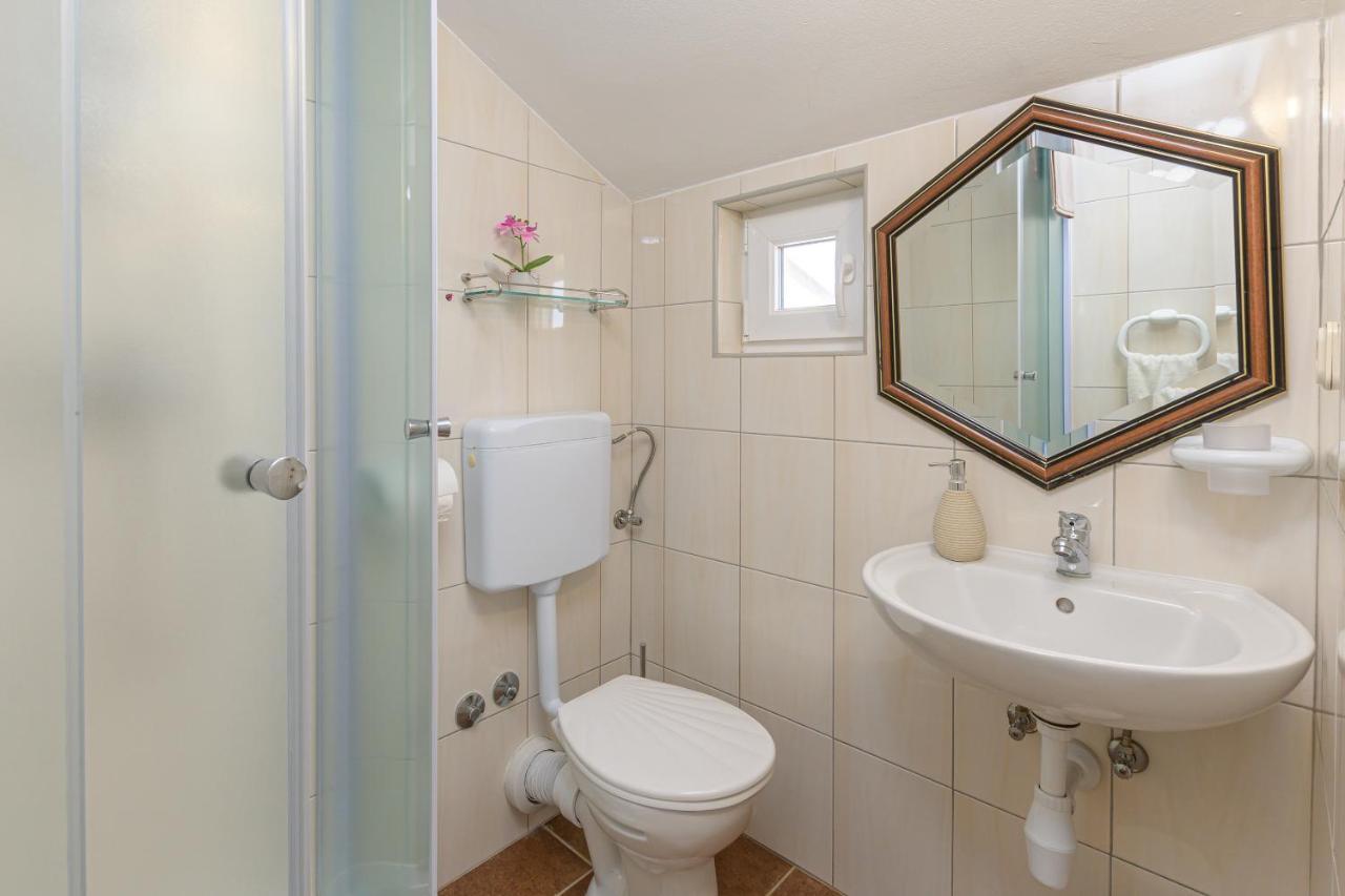 Villa Carla With Private Pool & Kids Playground - Pet Friendly Mutvoran 外观 照片