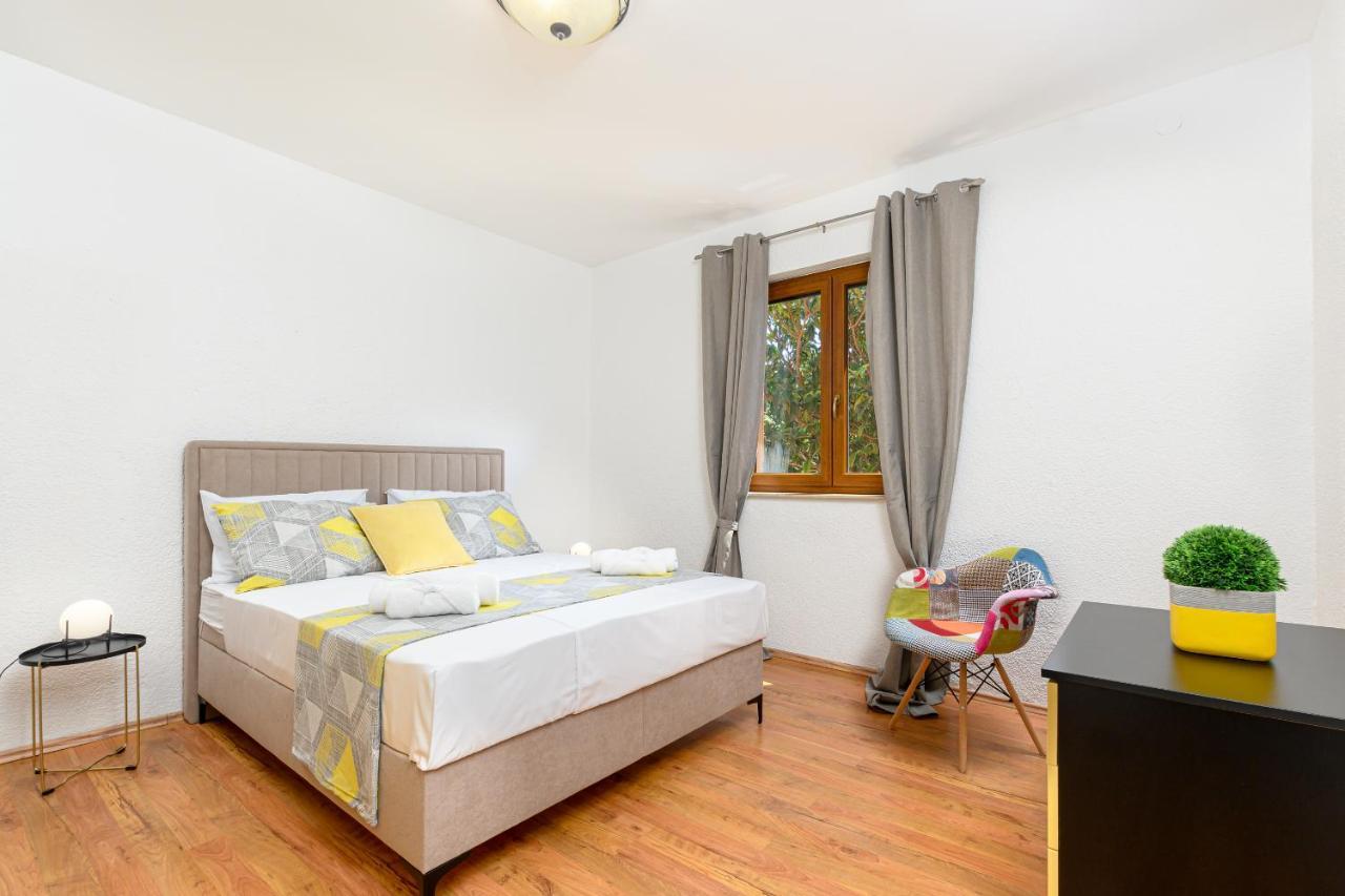 Villa Carla With Private Pool & Kids Playground - Pet Friendly Mutvoran 外观 照片