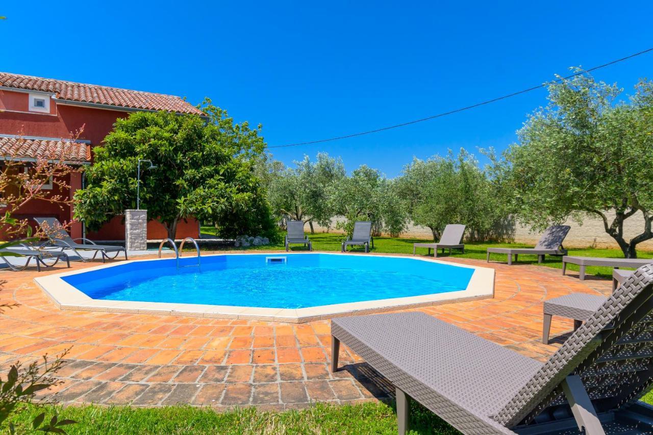 Villa Carla With Private Pool & Kids Playground - Pet Friendly Mutvoran 外观 照片