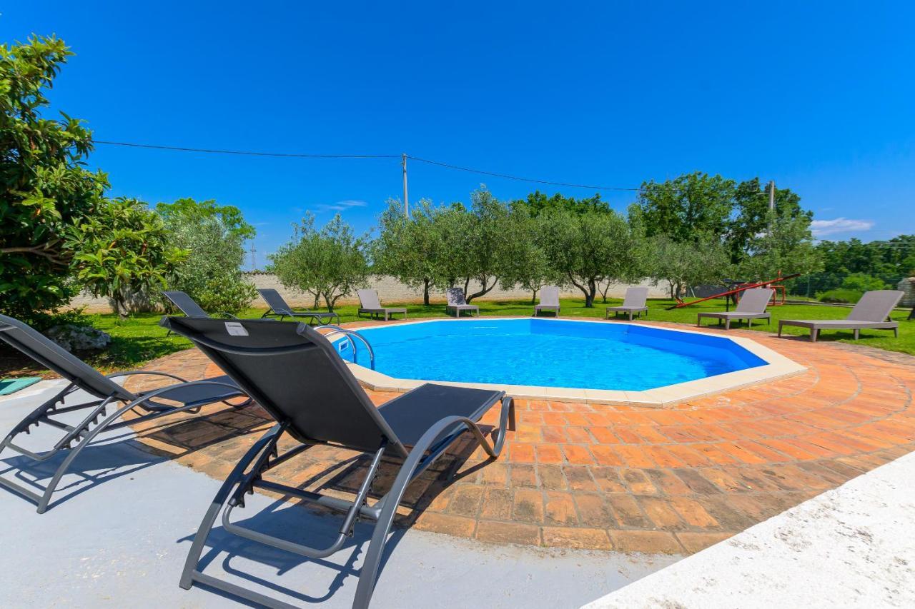 Villa Carla With Private Pool & Kids Playground - Pet Friendly Mutvoran 外观 照片