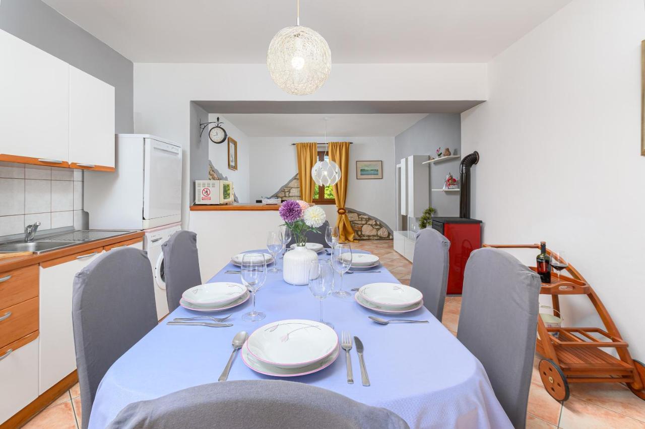 Villa Carla With Private Pool & Kids Playground - Pet Friendly Mutvoran 外观 照片