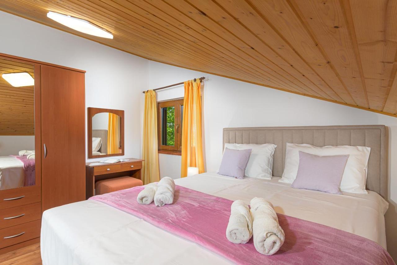 Villa Carla With Private Pool & Kids Playground - Pet Friendly Mutvoran 外观 照片